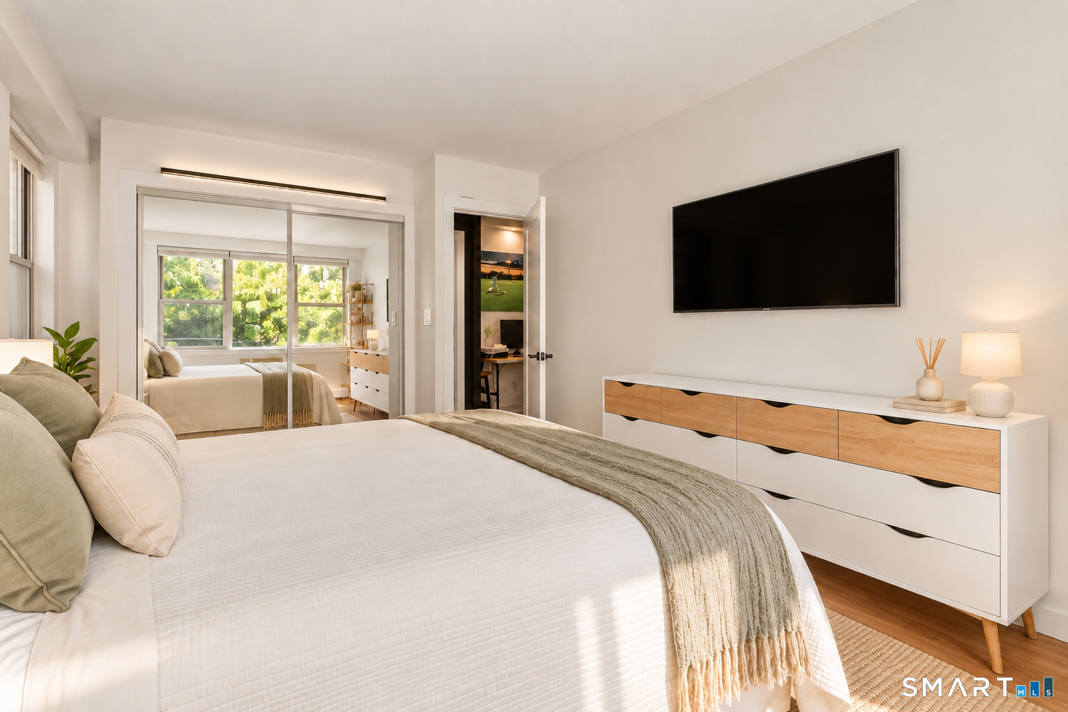 65 Glenbrook Road Unit: 1E