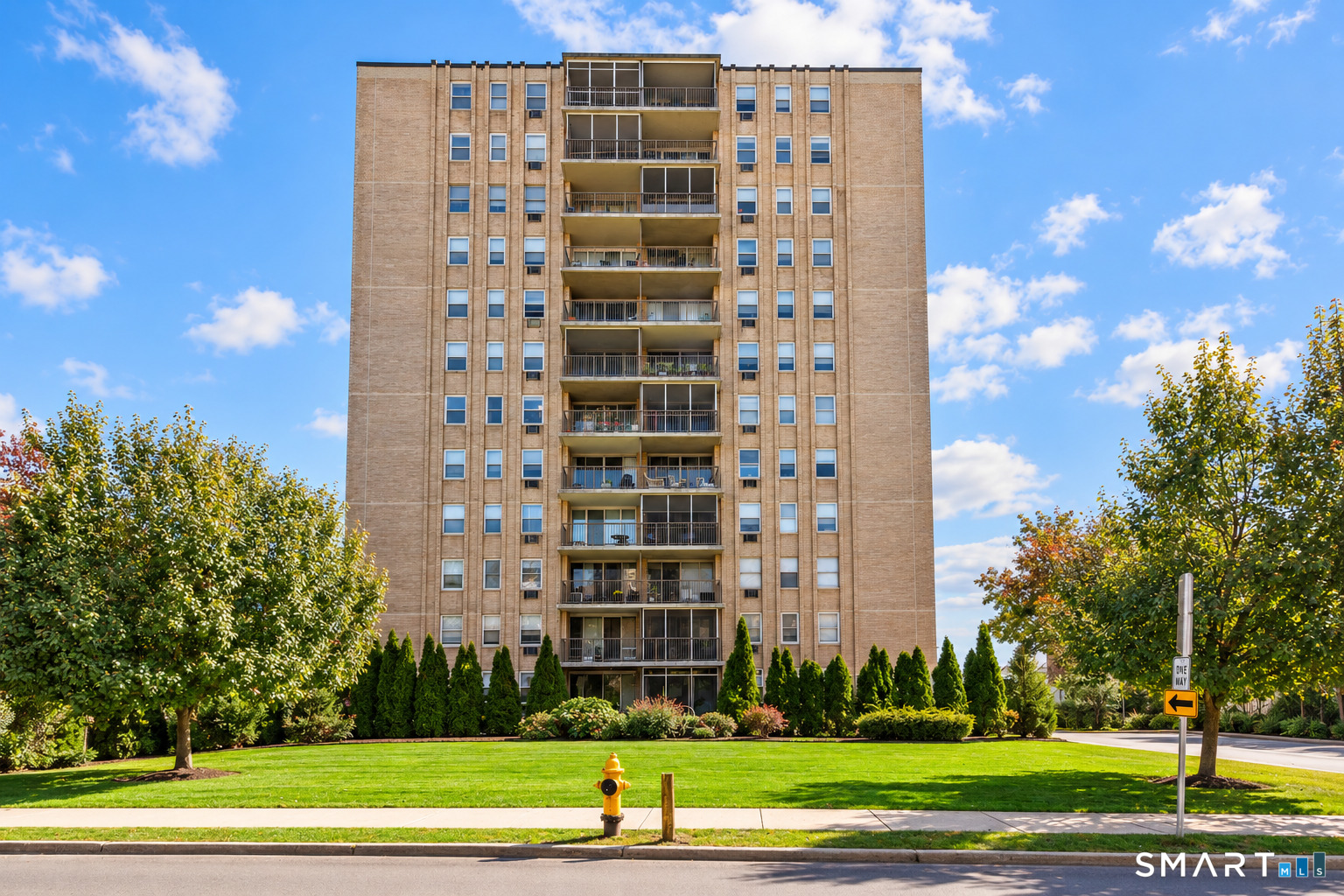65 Glenbrook Road Unit: 1E