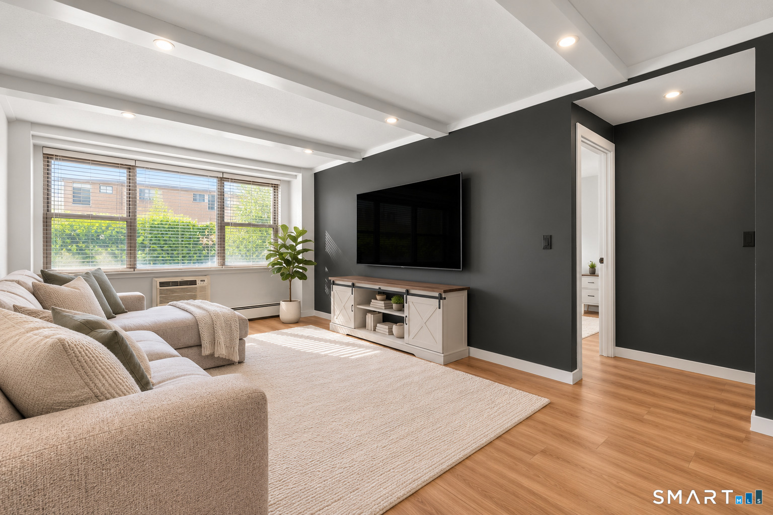 65 Glenbrook Road Unit: 1E