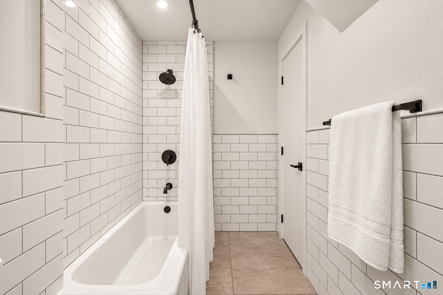 65 Glenbrook Road Unit: 1E