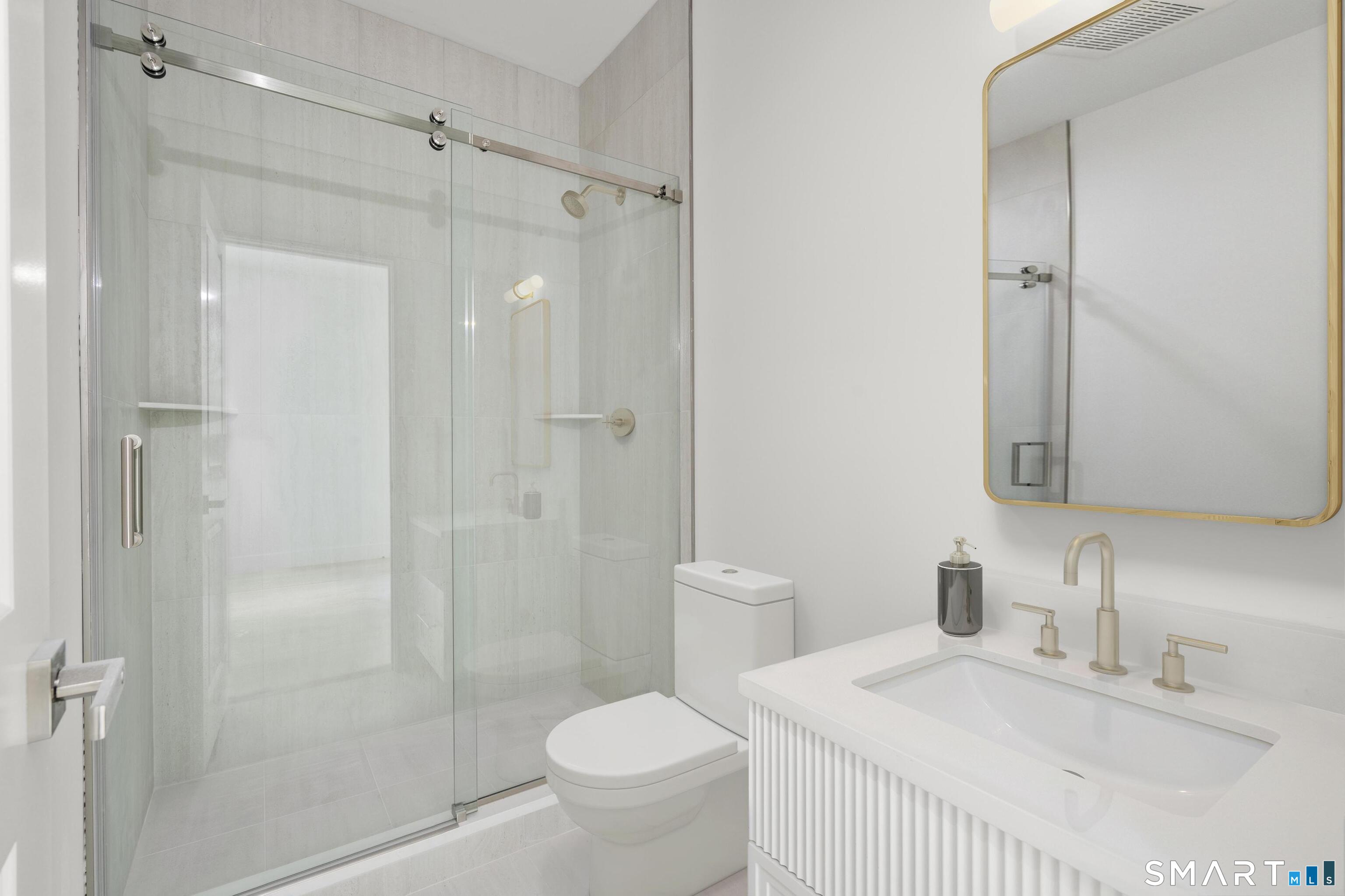 152 Beach Avenue Unit: D