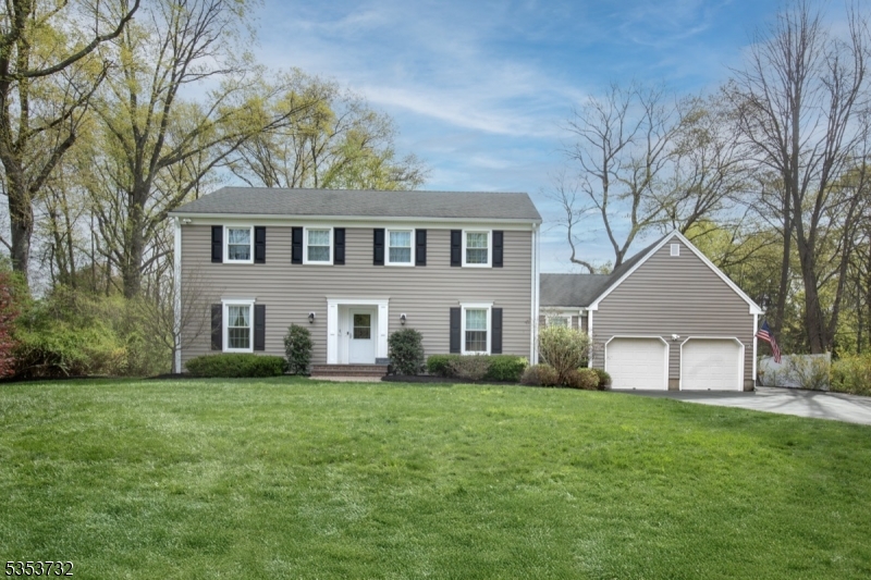 11 N Voorhees Dr