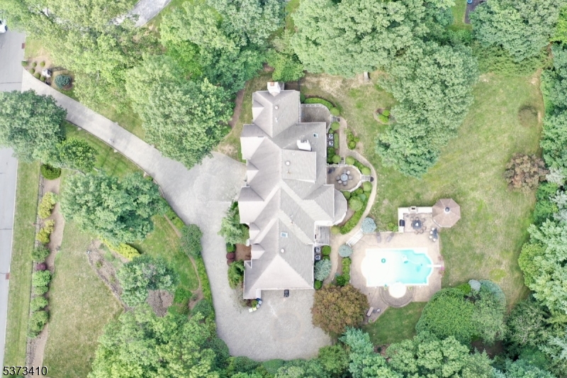 16 Charlotte Hill Dr