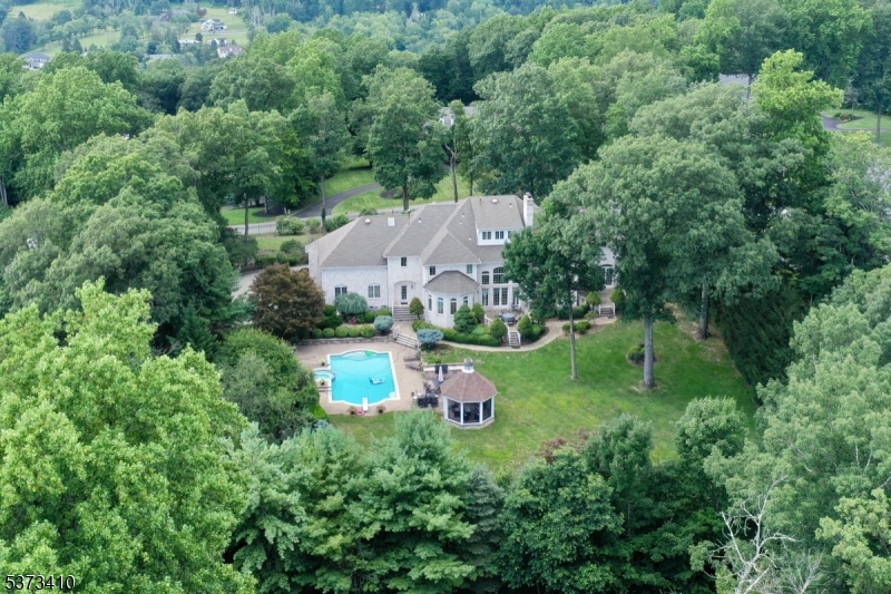 16 Charlotte Hill Dr