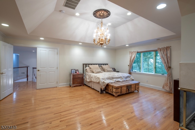 16 Charlotte Hill Dr