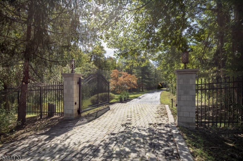 147 Liberty Corner Rd