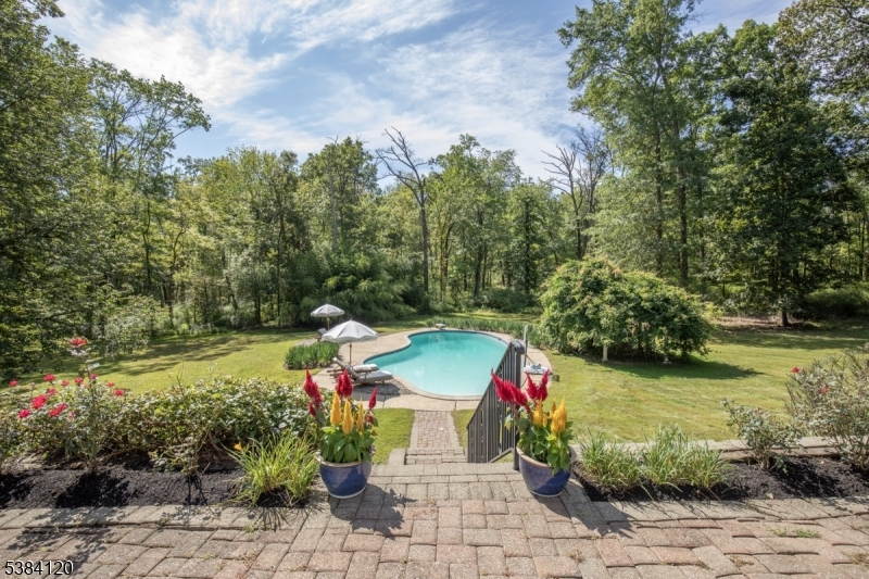 147 Liberty Corner Rd