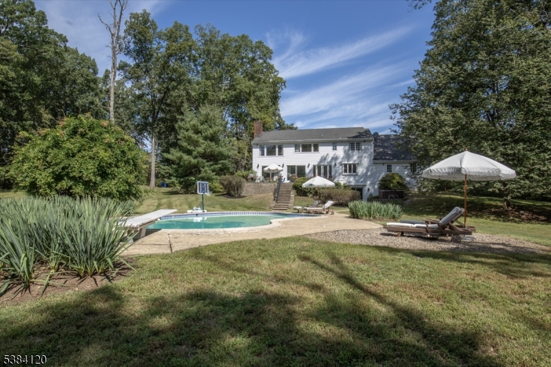 147 Liberty Corner Rd