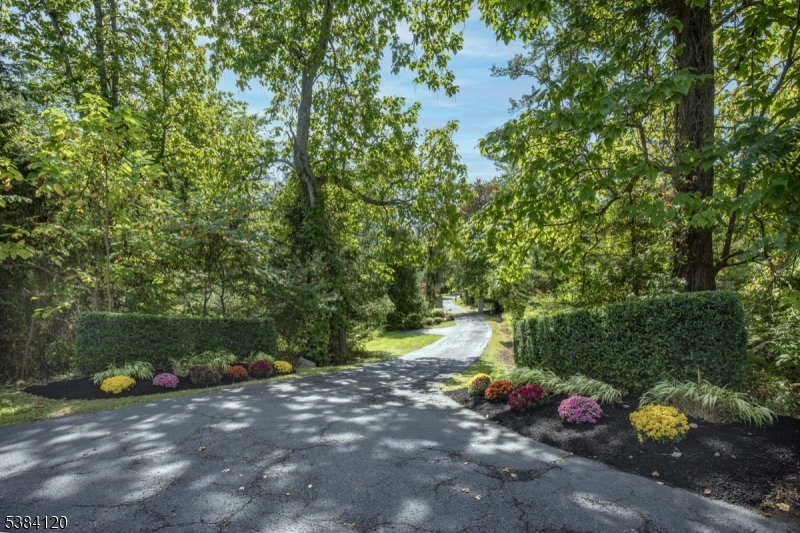 147 Liberty Corner Rd