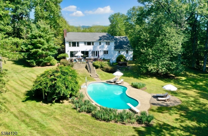 147 Liberty Corner Rd