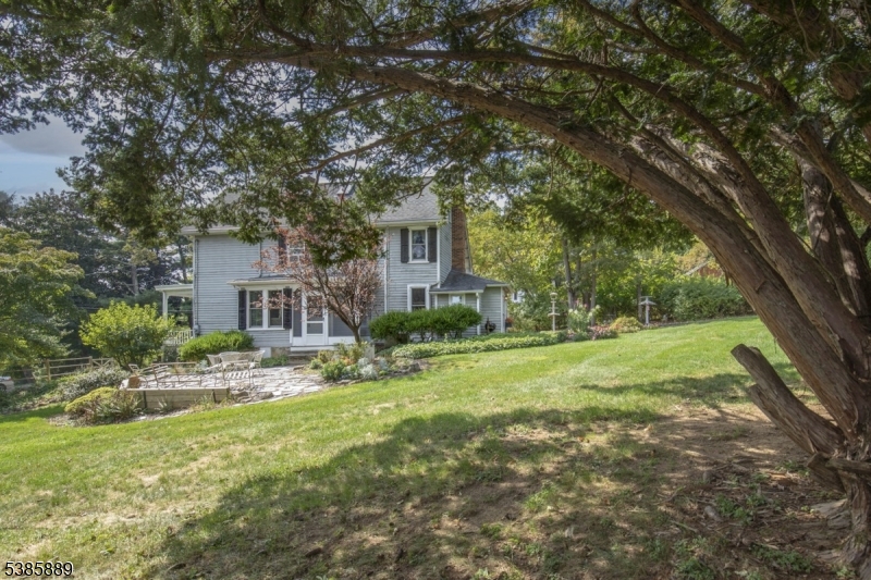 38 Fairmount Road East