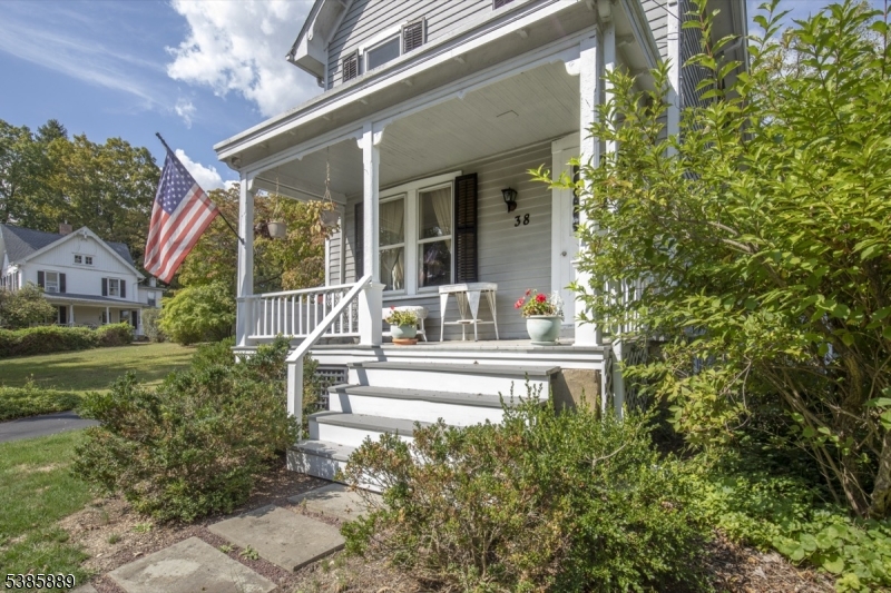 38 Fairmount Road East