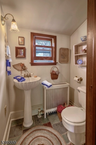 38 Fairmount Road East