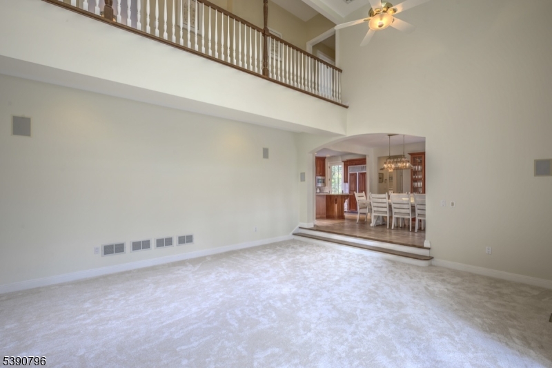 6 Wright Ln