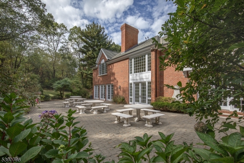 6 Wright Ln