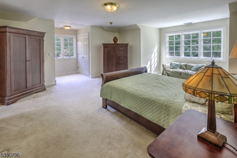 6 Wright Ln