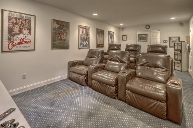 6 Wright Ln