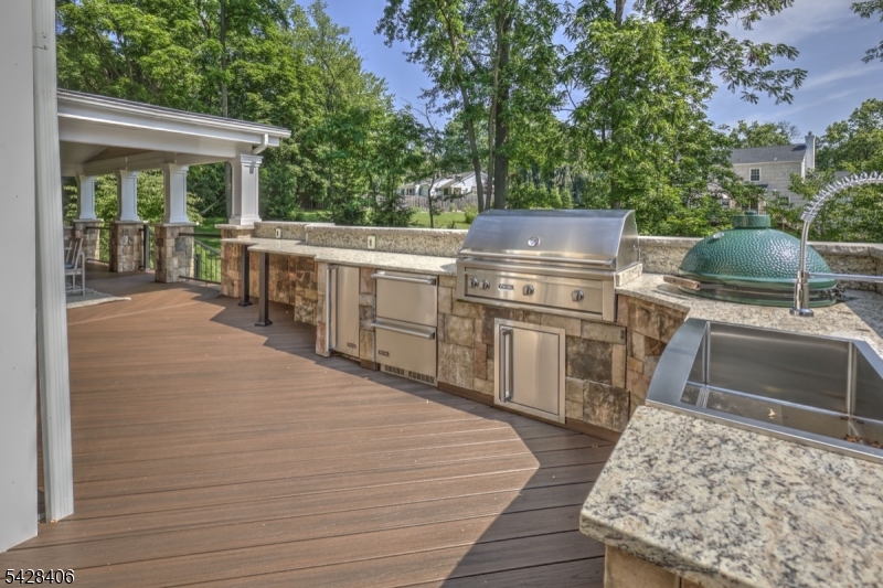 40 Sunnybrook Rd