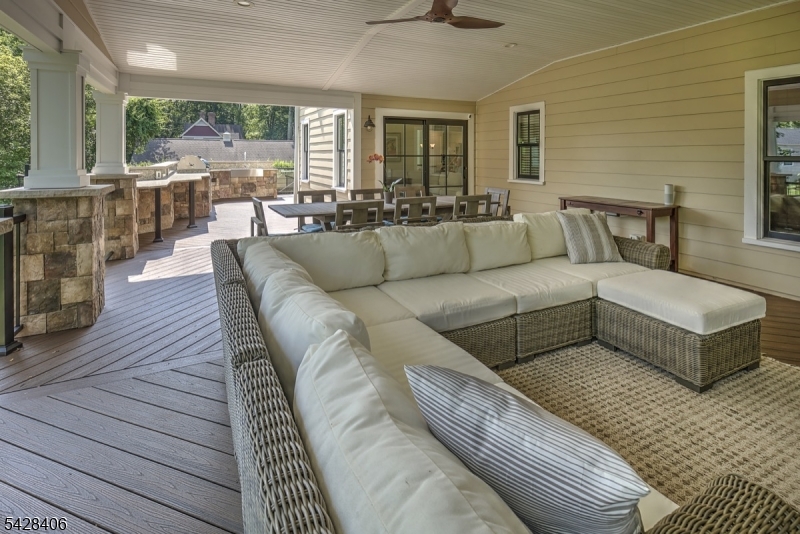 40 Sunnybrook Rd