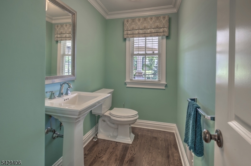 40 Sunnybrook Rd