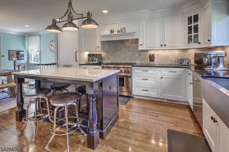 40 Sunnybrook Rd