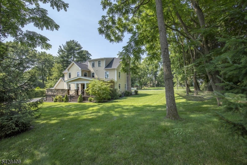 40 Sunnybrook Rd
