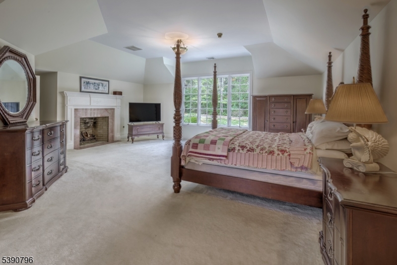6 Wright Ln