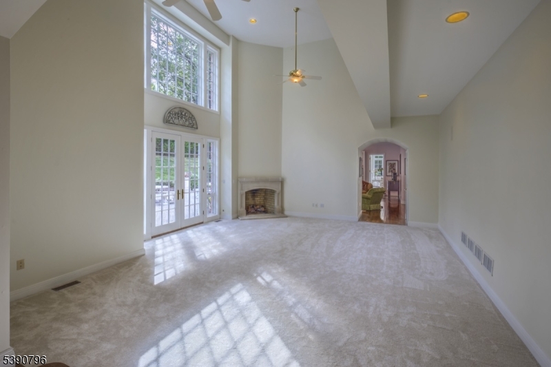 6 Wright Ln