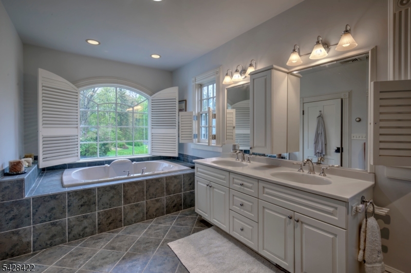 270 Mendham Rd