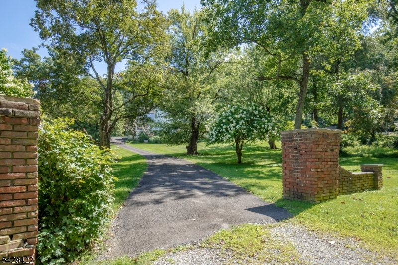 270 Mendham Rd