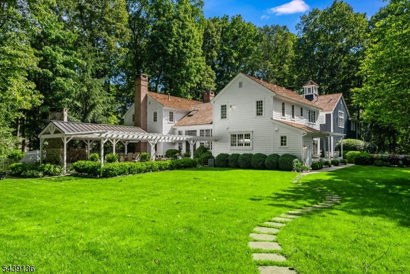 11 Red Oak Row