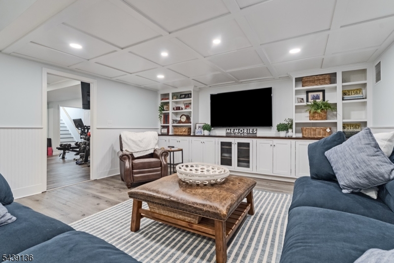 11 Red Oak Row