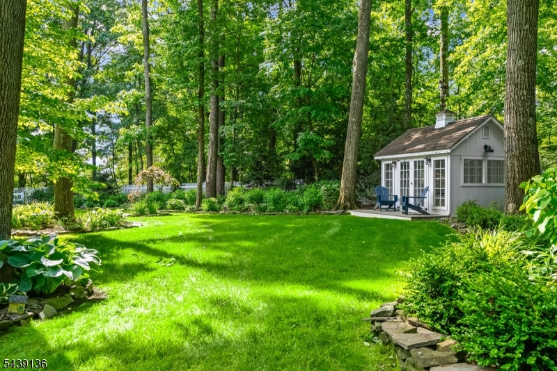 11 Red Oak Row