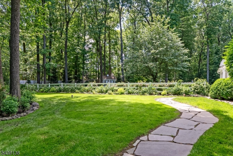 11 Red Oak Row