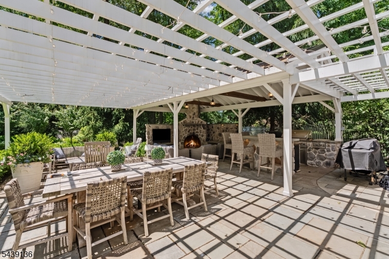 11 Red Oak Row