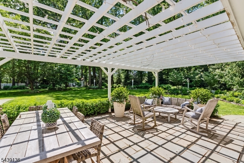 11 Red Oak Row
