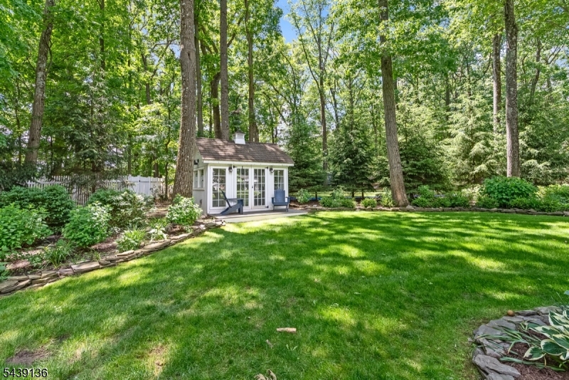 11 Red Oak Row