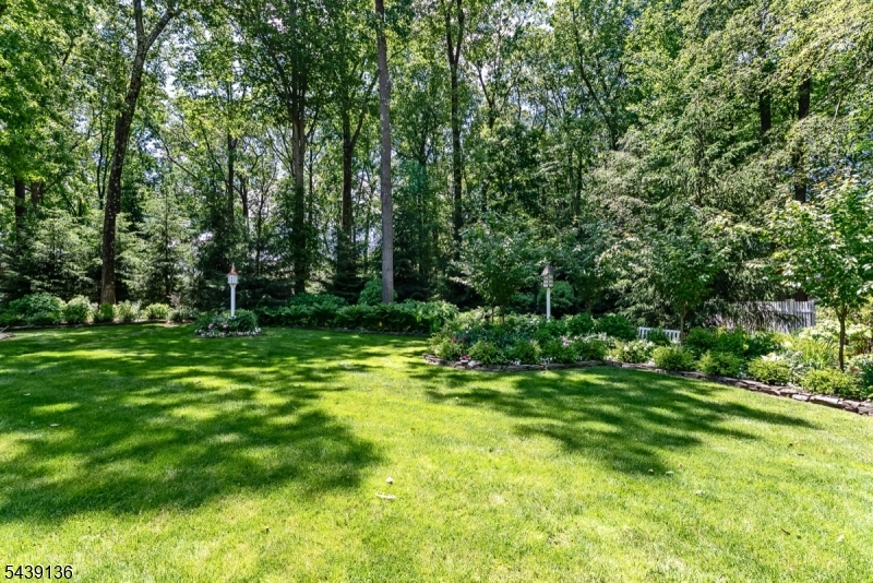 11 Red Oak Row