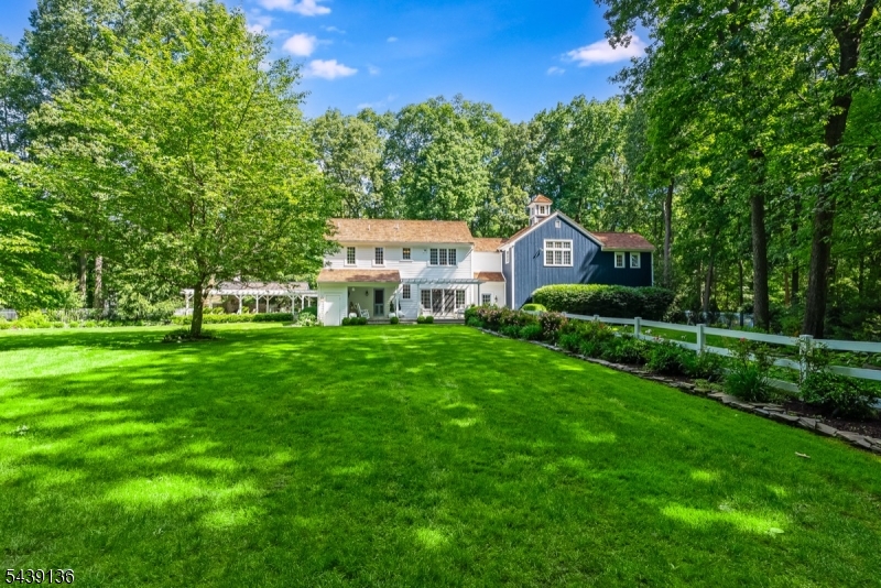 11 Red Oak Row