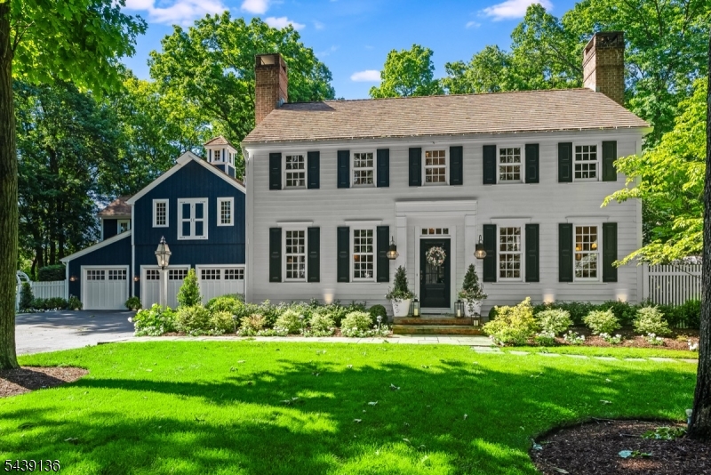 11 Red Oak Row