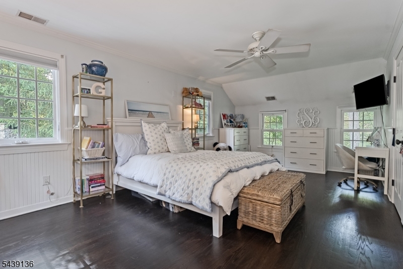 11 Red Oak Row