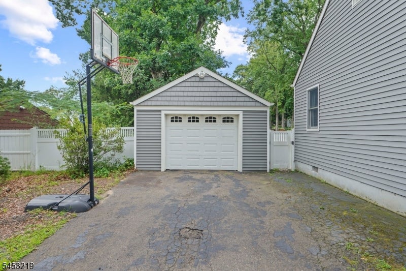 45 Herbert Dr