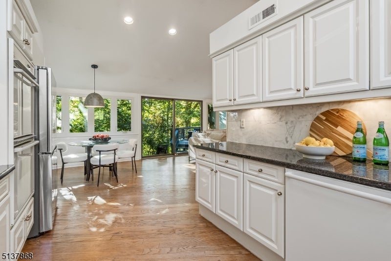 33 Crest Dr