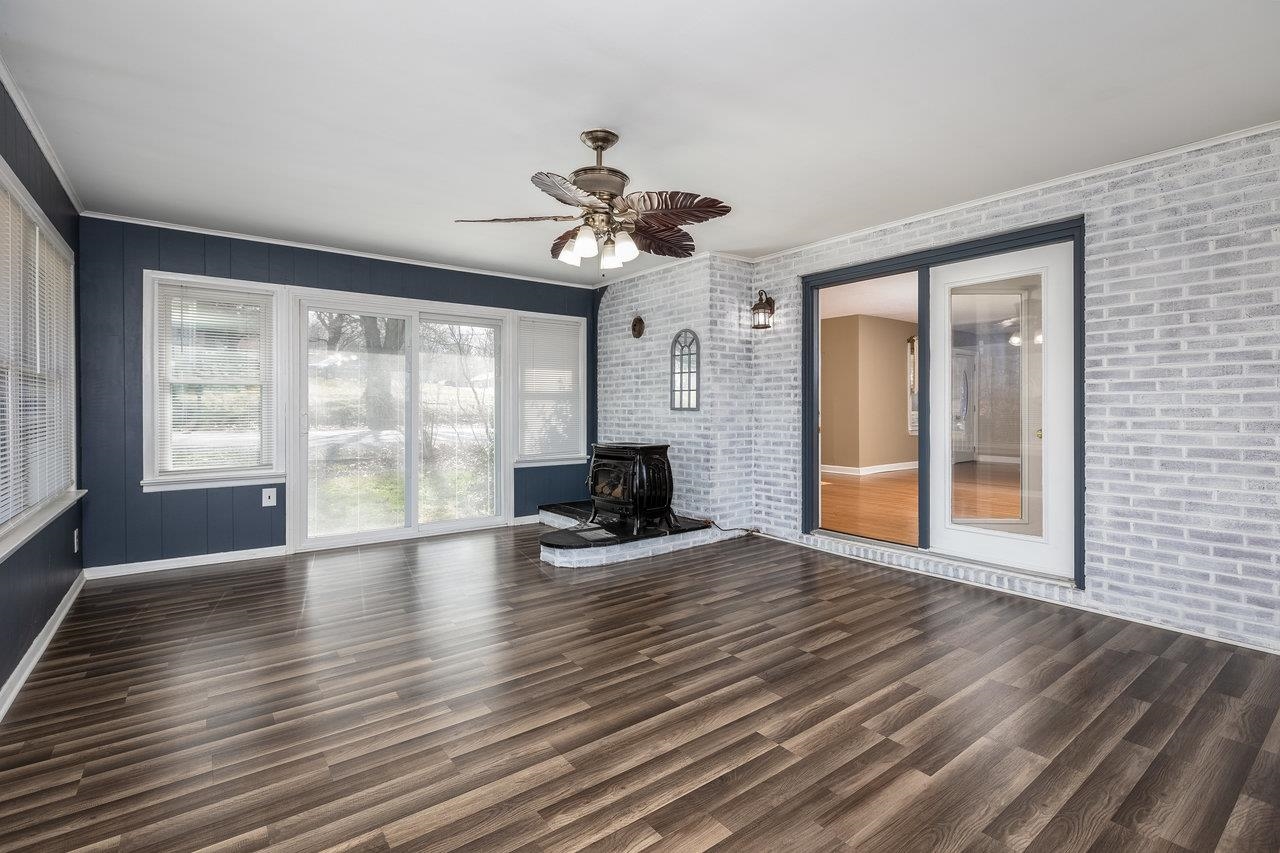 1401 4TH ST