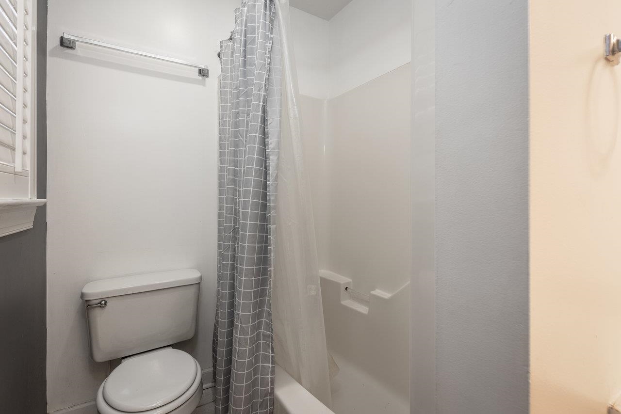 1401 4TH ST