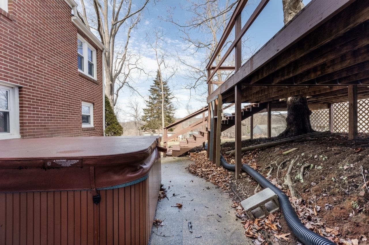 1401 4TH ST