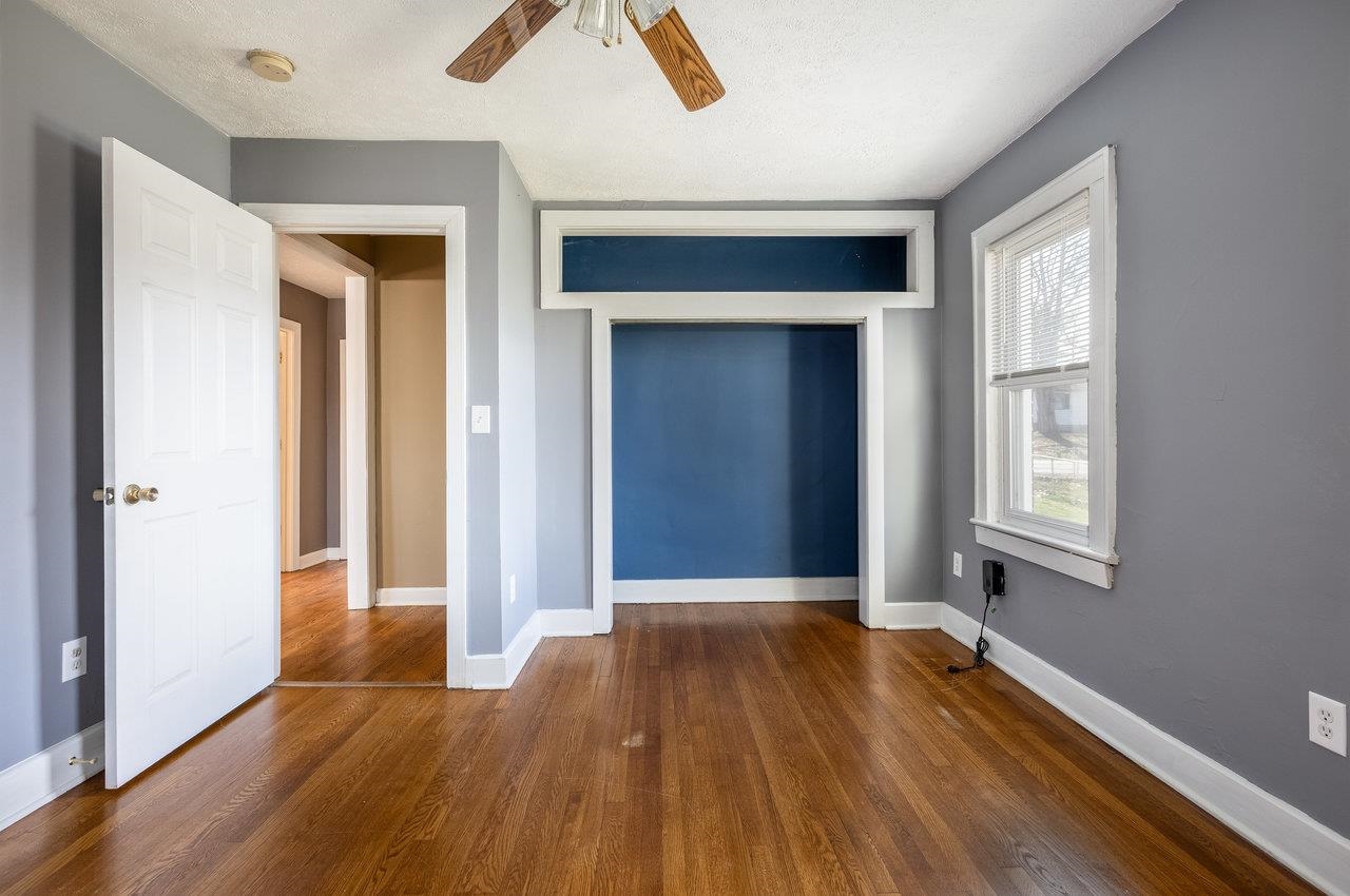 1401 4TH ST
