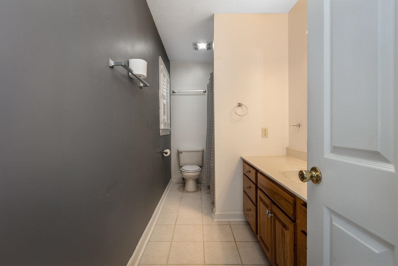 1401 4TH ST