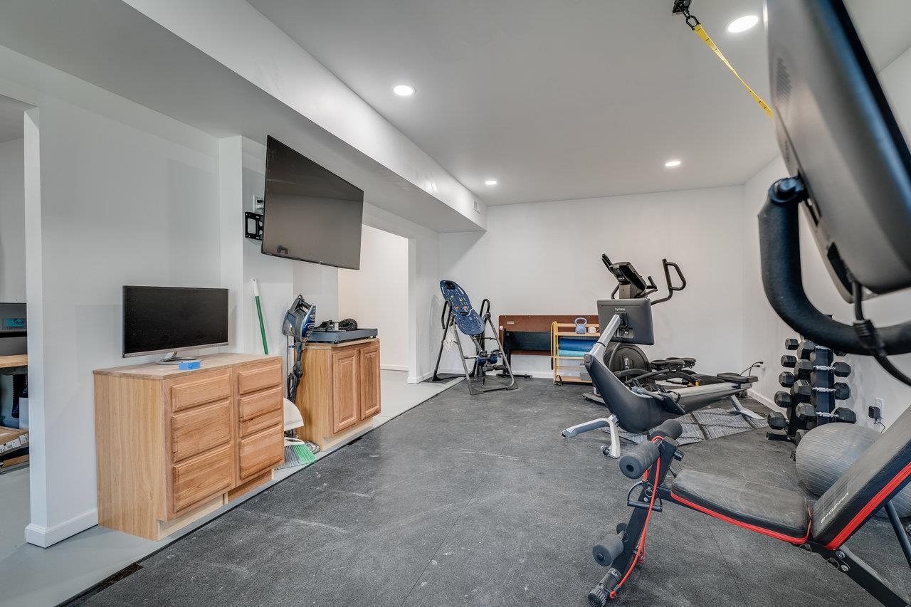 2279 LANIER LN