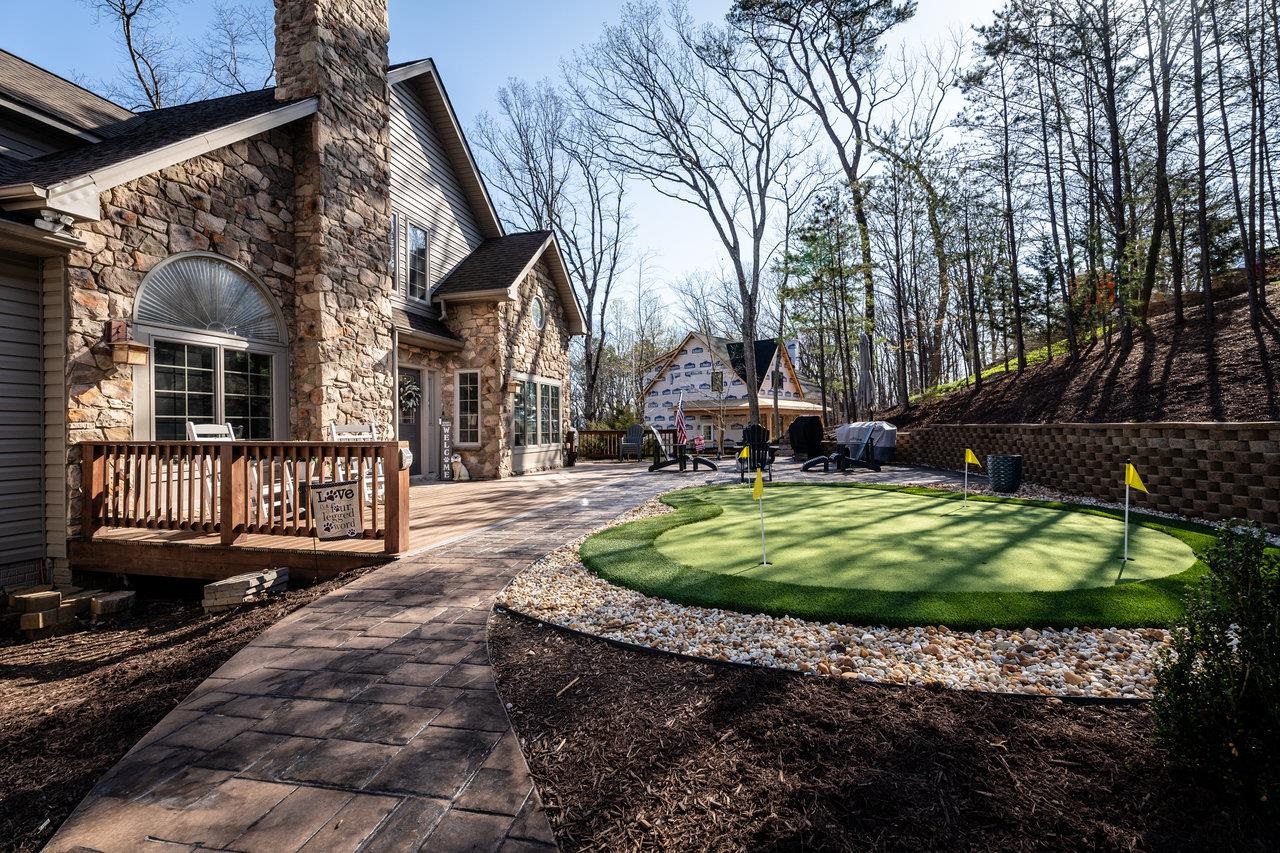 2279 LANIER LN